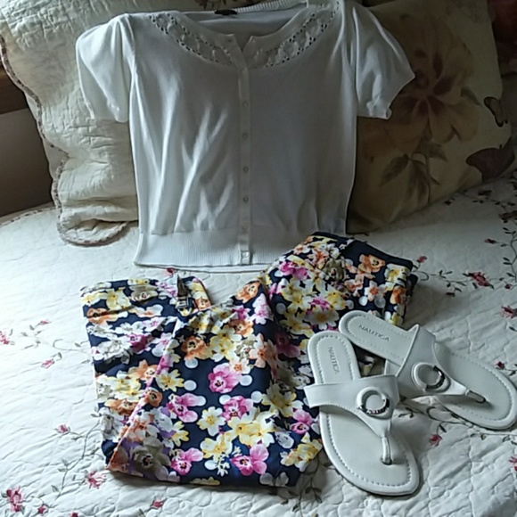 Maurices Tops - 🌼 Maurices delicate sweater💞